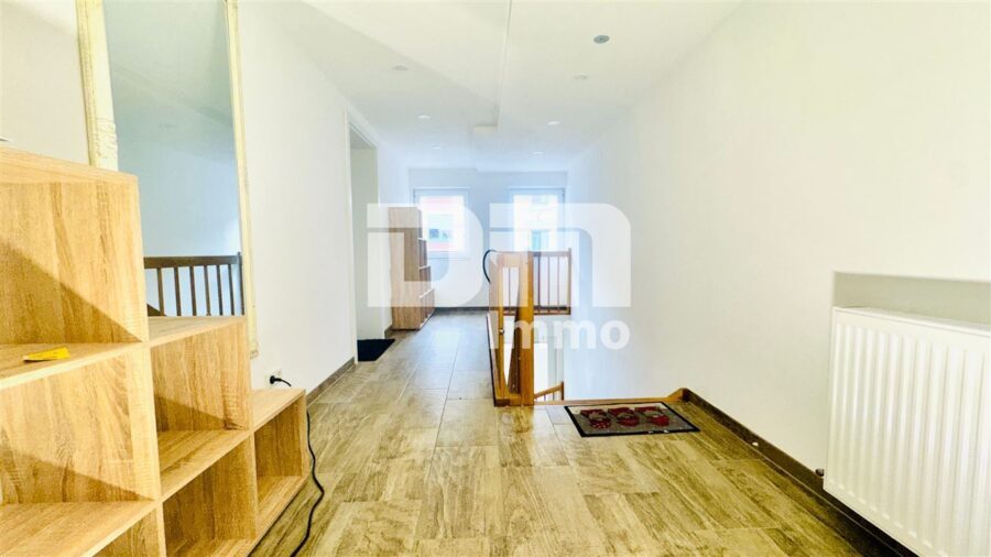 Wohn Gewerbe Ensemble mit 6 neuwertigen Apartments + Restaurant in Traumlage - OG Treppenaufgang